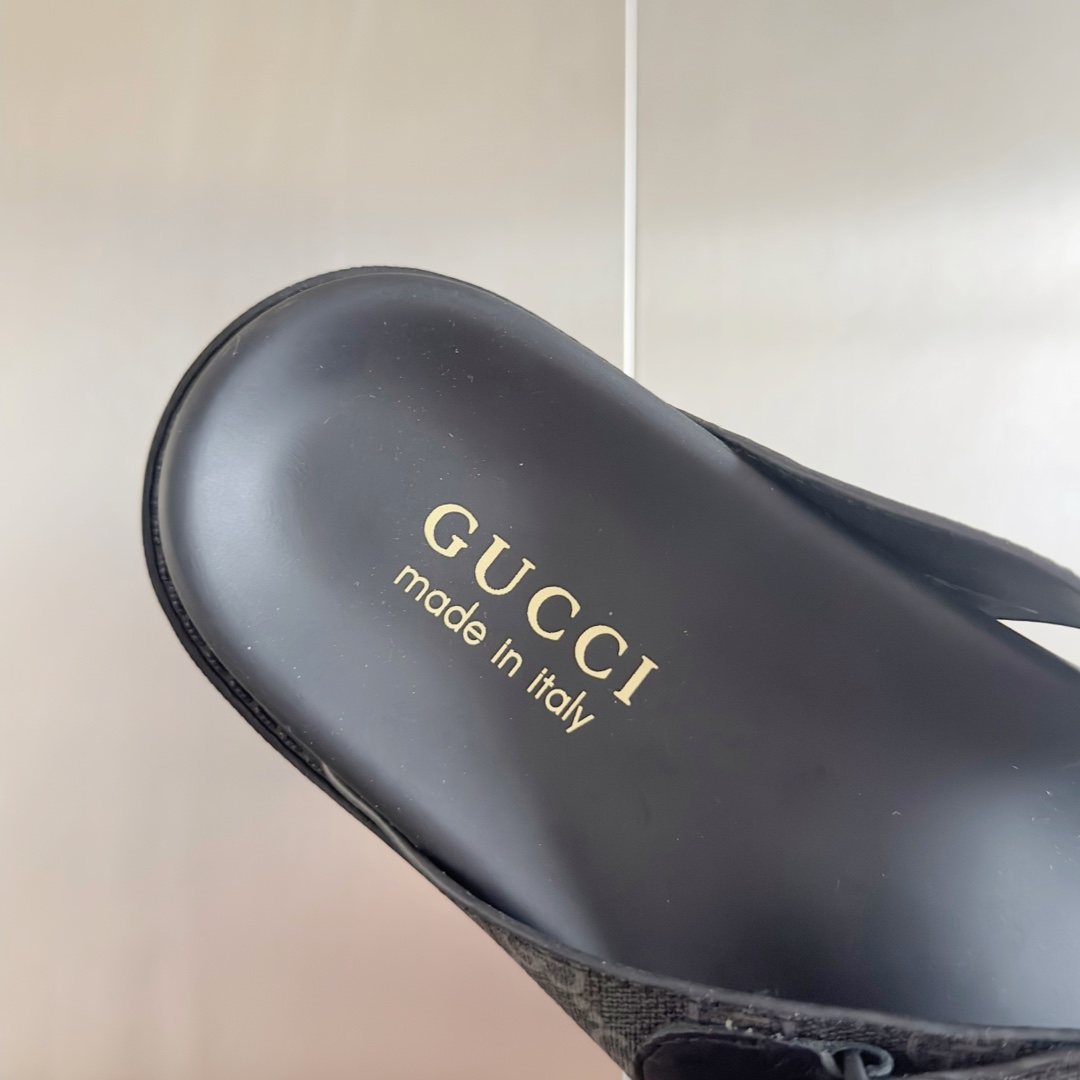Gucci Black and Gray Monogram Toe-Post Sandals